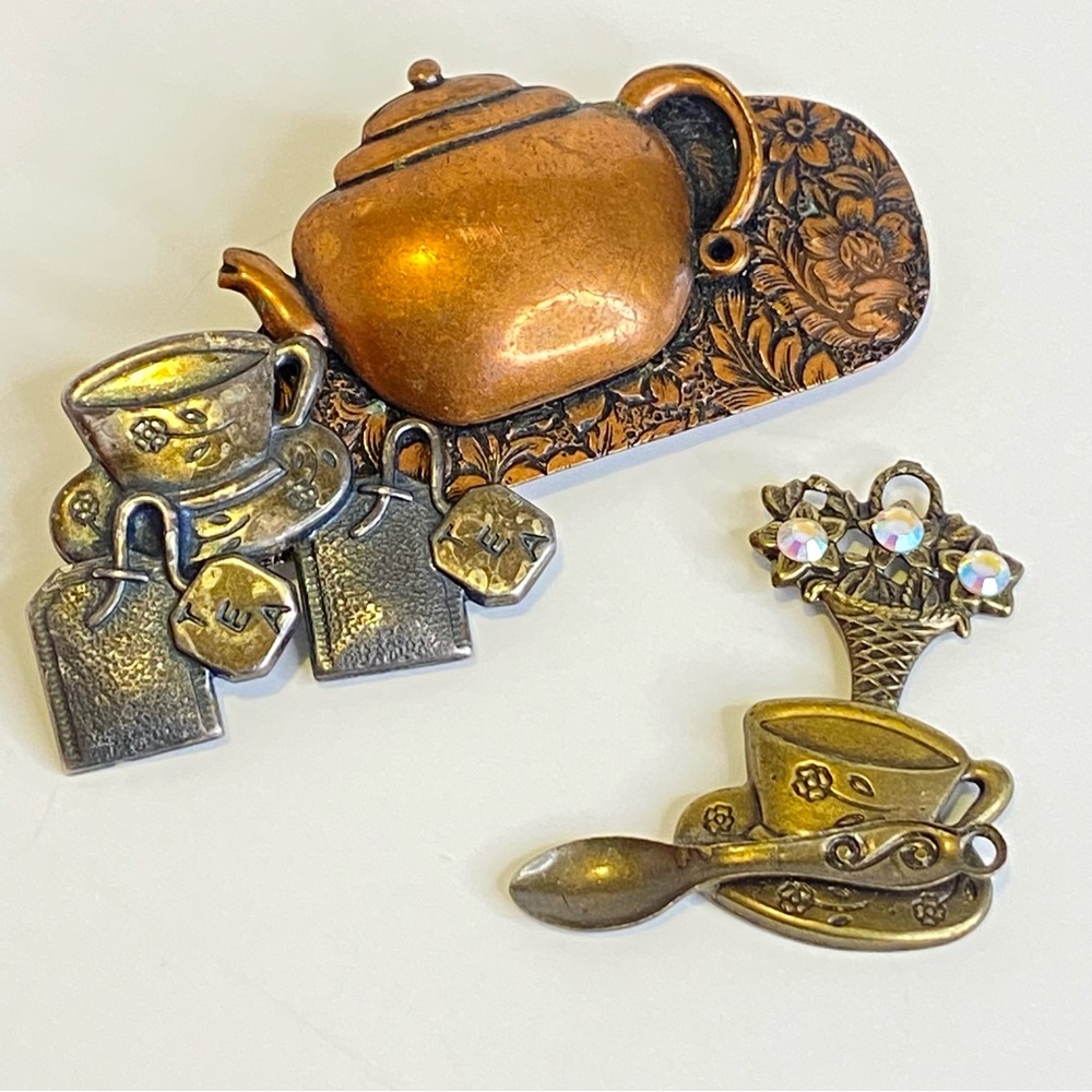 Vintage Teapot Tea Cup Brooch Charm Pendant Set Copper Tone Mixed Metal Novelty